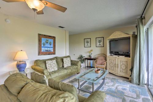 Destin Condo with Pool Access Walk to Beach! - image 4