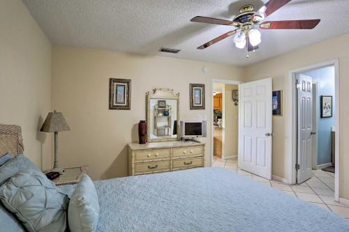 Destin Condo with Pool Access Walk to Beach! - image 8