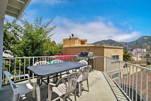 Updated Home on Catalina Island Walk to the Coast - Apartment - Avalon