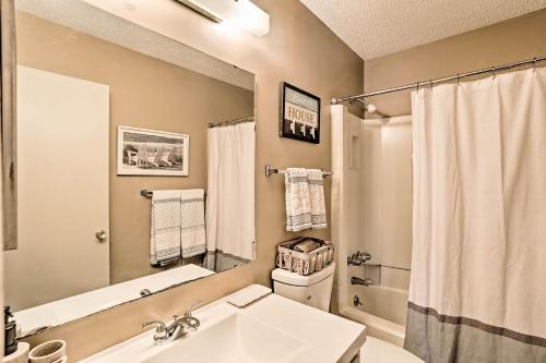 Destin Townhome with Beach Access and 2 Pools! - image 9