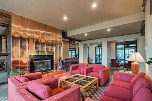 Rustic Ski-Out Brian Head Condo with Comm Pool - image 5