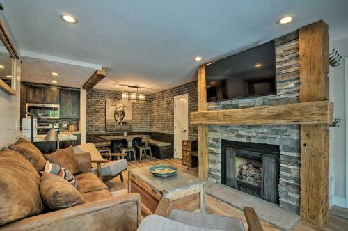 . Rustic Ski-Out Brian Head Condo with Comm Pool