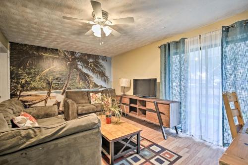 Cozy Home 1 Mi to Buccaneers Stadium, 3 Mi to Dtwn