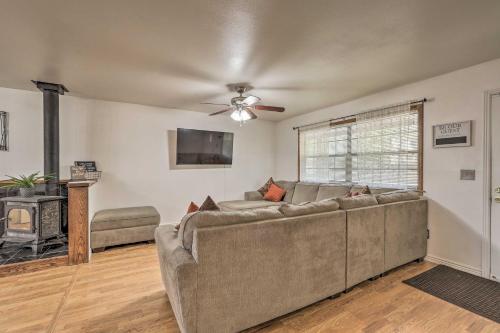 Flagstaff Home with Private Patio Near Golf and Hiking - image 8