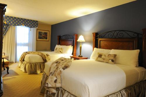 Superior Queen Room with Two Queen Beds