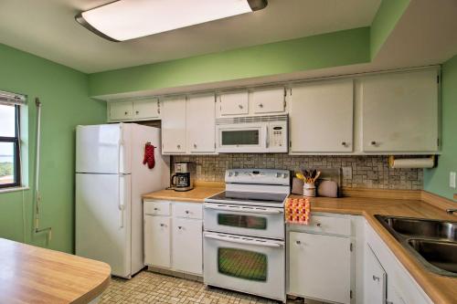 Oceanfront Jensen Beach Penthouse Condo with Pool! - image 6