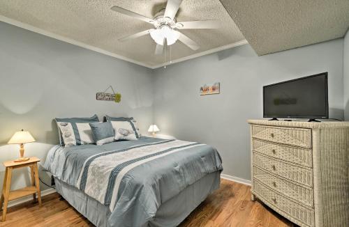 Murrells Inlet Condo with Porch 3 Min to Beach - image 2