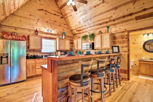 Broken Bow Cabin with Deck on Mountain Fork River! - image 7