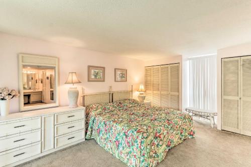 Hilton Head Island Townhome - Walk to Beach! - image 5