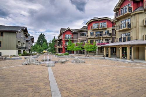 Modern Townhome with Fire Pit in Downtown McCall