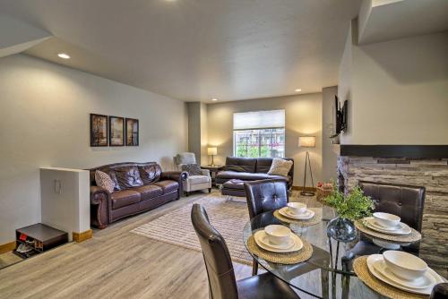 Modern Townhome with Fire Pit in Downtown McCall