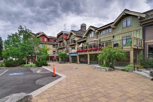 Modern Townhome with Fire Pit in Downtown McCall