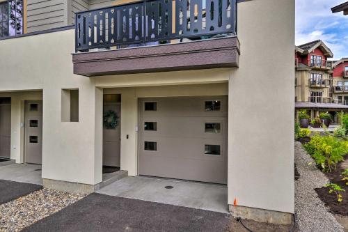 Modern Townhome with Fire Pit in Downtown McCall