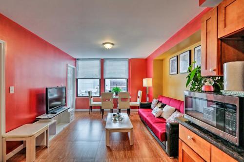 Center City Philadelphia Condo with Skyline View - image 3