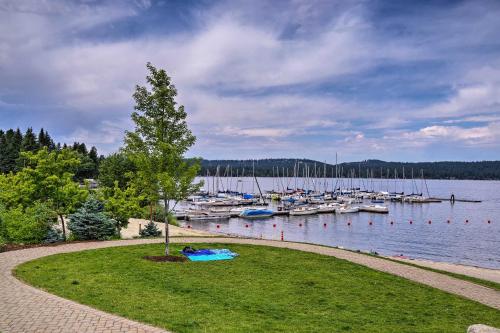 Modern Townhome with Fire Pit in Downtown McCall