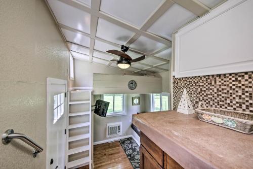 Greencastle Tiny House, Walk to Raccoon Lake! in Lebanon (Indiana)
