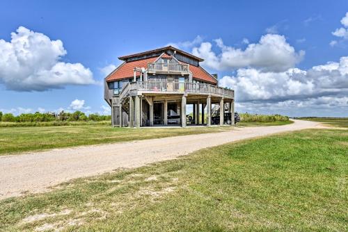 Matagorda Townhome with Deck Views Pool Access - image 5