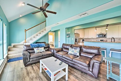 Matagorda Townhome with Deck Views Pool Access - image 9