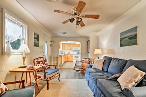 Ottawa Lake Home with BBQ and Patio, 15 Mi to Toledo in Sylvania, USA
