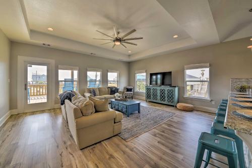 Crystal Beach Home with Deck and Ocean Views in Patton Woods, USA