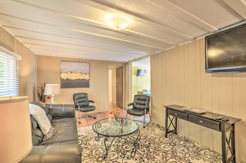 Family Home with Deck on Kentucky Lake! in Draffenville, USA