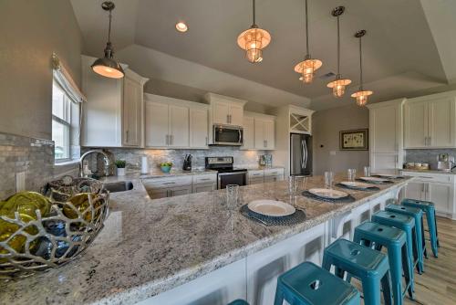 Crystal Beach Home with Deck and Ocean Views in Patton Woods, USA