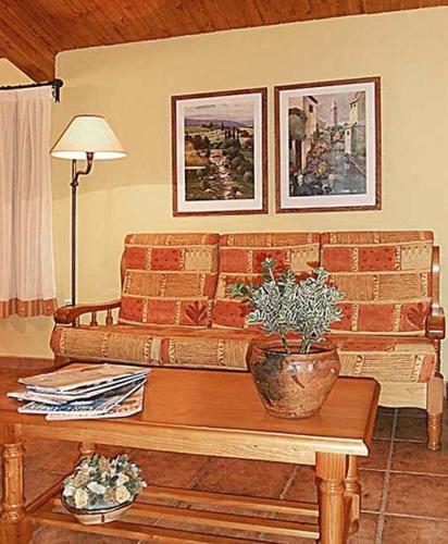  Apartamentos Turismo Rural Casa Santorroman in Campo