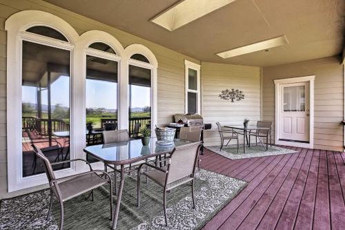 McMinnville Wine Country Home with Hot Tub and Deck - image 7