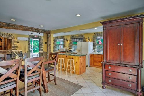 Windham Mtn Home with Deck and BBQ about 3 Mi to Zoom Flume - image 6