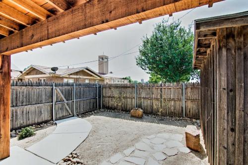 Renovated Modern Home with Patio Walk to Texas Tech! - image 6