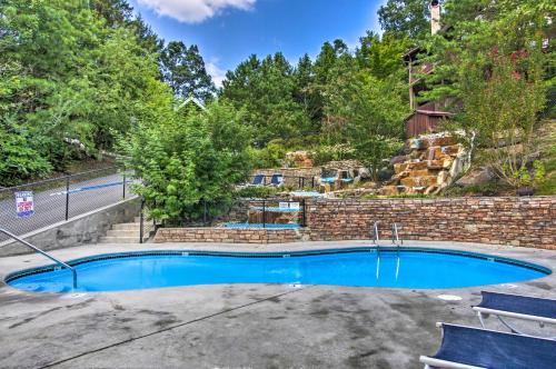 Romantic Gatlinburg Studio Cabin with Hot Tub and Deck - image 7