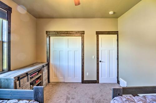 Newly Built Kalispell Home - 28 Mi to Glacier NP!