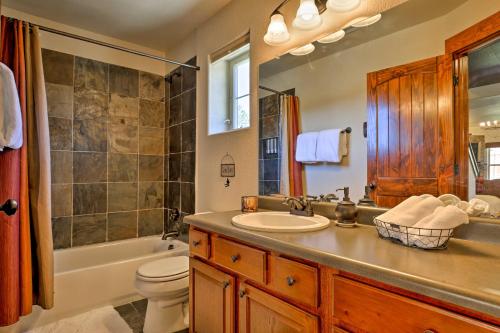 Spacious Townhome 2Mi to Town of Winter Park! - image 2
