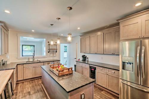 Updated Downtown Red Bank Home 5 Mi to Beach! in Red Bank (NJ)