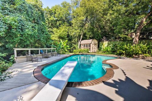 Dallas Area Home with Pool - 18 Mi to ATandT Stadium! in Данканвилл