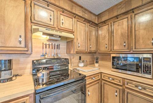 Ruidoso Home with Deck 4 Mi to Ski Apache! - image 7