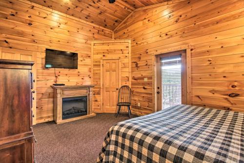 Gatlinburg Cabin with Hot Tub and Mt Le Conte Views! - image 8