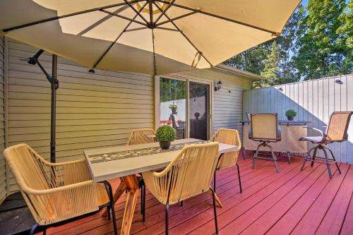 Less Than 2 Mi to the Big House Family-Friendly Home! in Lawton