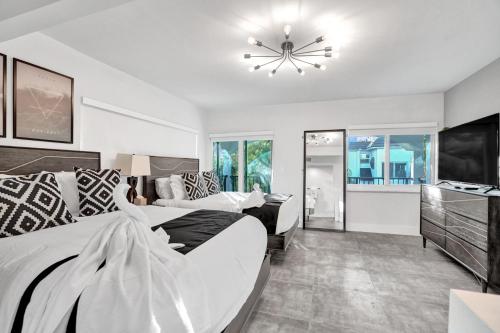 Bright Beachside Getaway