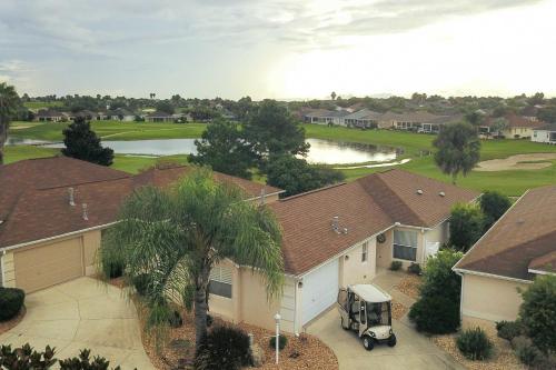 House on Golf Course - 2 half Miles to Lake Sumter! in The Villages (FL)