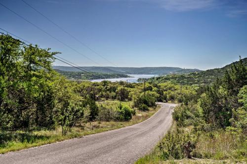 Cozy Jonestown Home Less Than 1 Mile From Lake Travis!