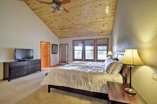 Pagosa Springs Home with Patio, Grill and Hot Tub!