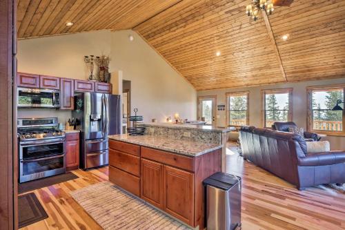 Grand Fairplay Cabin with Hot Tub and Mountain Views!