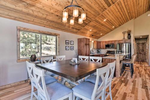 Grand Fairplay Cabin with Hot Tub and Mountain Views!