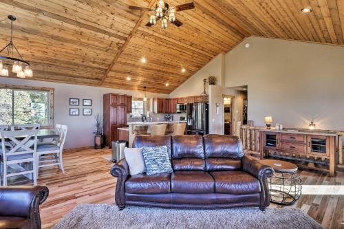 Grand Fairplay Cabin with Hot Tub and Mountain Views!