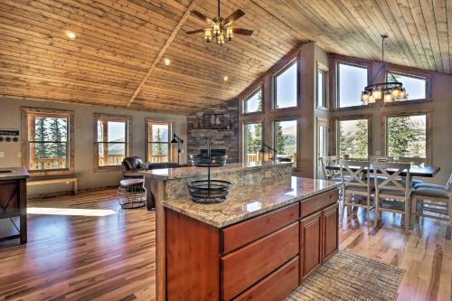 Grand Fairplay Cabin with Hot Tub and Mountain Views!