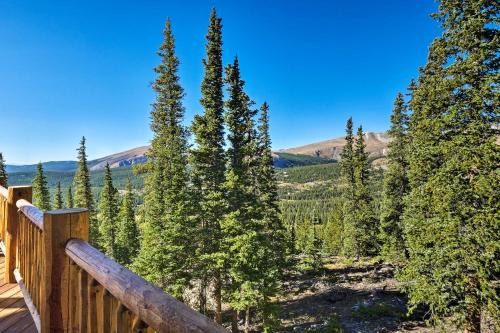 Grand Fairplay Cabin with Hot Tub and Mountain Views!