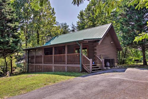 Explore Pigeon Forge Charming Cabin with Hot Tub! - image 3