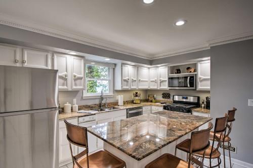 Upscale Chattanooga Home on Missionary Ridge! in Chattanooga, USA