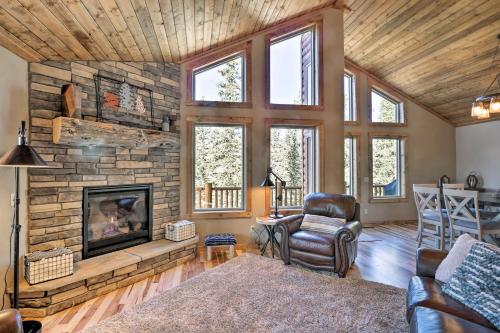 Grand Fairplay Cabin with Hot Tub and Mountain Views!